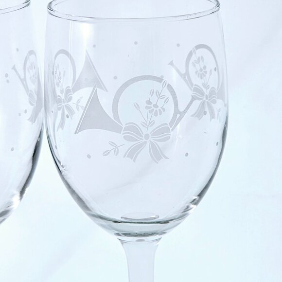 Princess House French Horn Wine Glasses Goblets 7" etched horn ribbon poinsettia - Picture 5 of 8